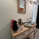 Fantastic And Unique Room In Center Of Lisbon