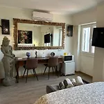 Fantastic And Unique Room In Center Of Lisbon